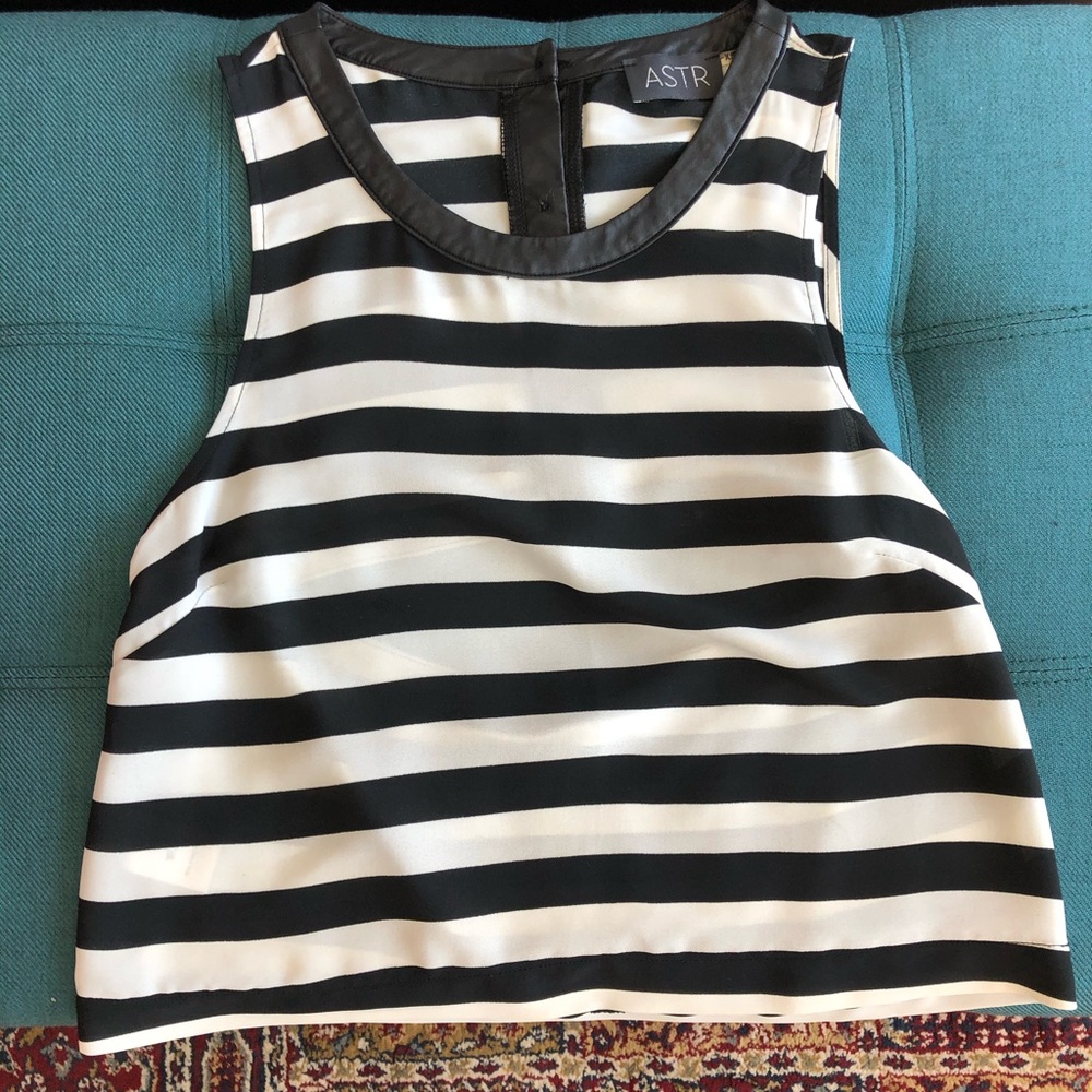 Black and white crop top